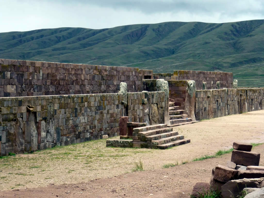 Paseo a Las ruinas de Tiwanaku-atop-tiwanaku-05